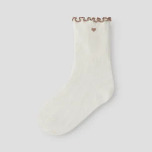 Meisjes sokken met rucherand en hartdetail crème beige – Lil’ Atelier