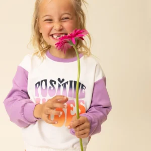 Looxs Little meisjes sweater lila offwhite Positive Vibes kinderkleding