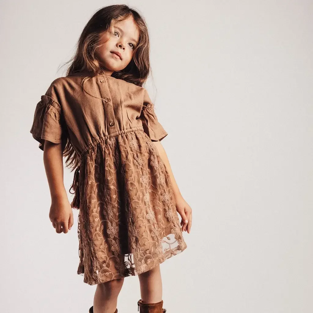 baje-studio-jurk-claudie-brown-coconut